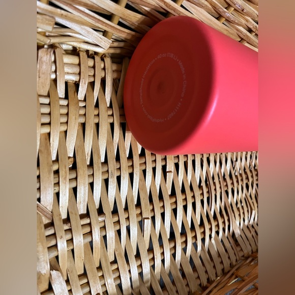 Hydro Flask - Picture 3 of 3